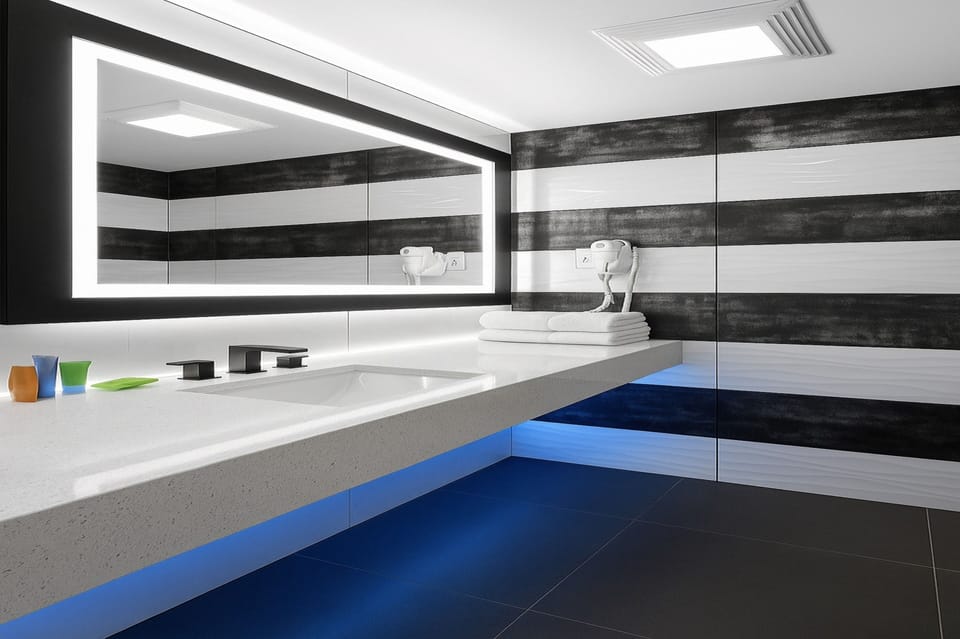 Luxury Single Room | Bathroom | Shower, free toiletries, hair dryer, towels