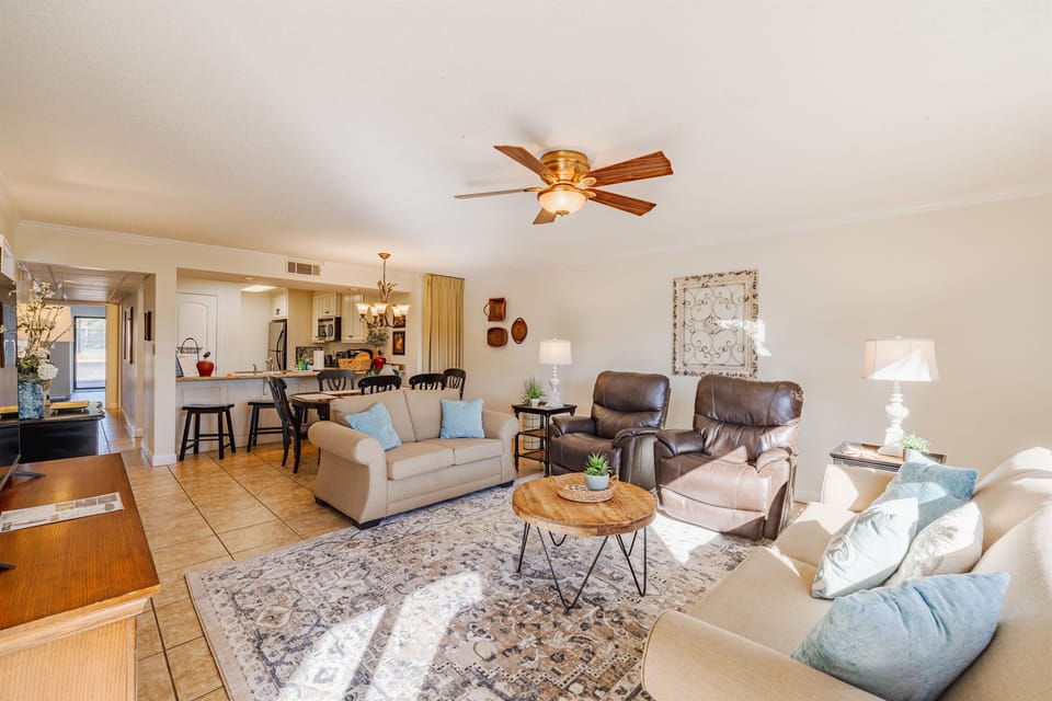 Kitchen / Living room