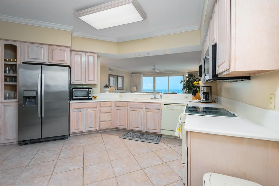 Outstanding views right from the kitchen!