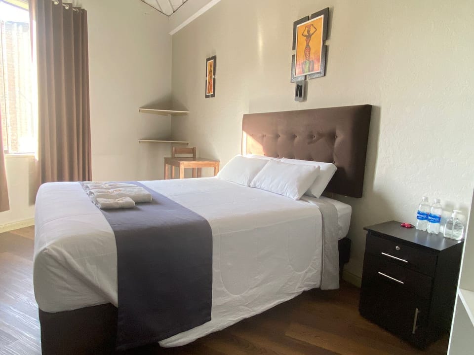 Basic Double Room | Desk, free WiFi, bed sheets