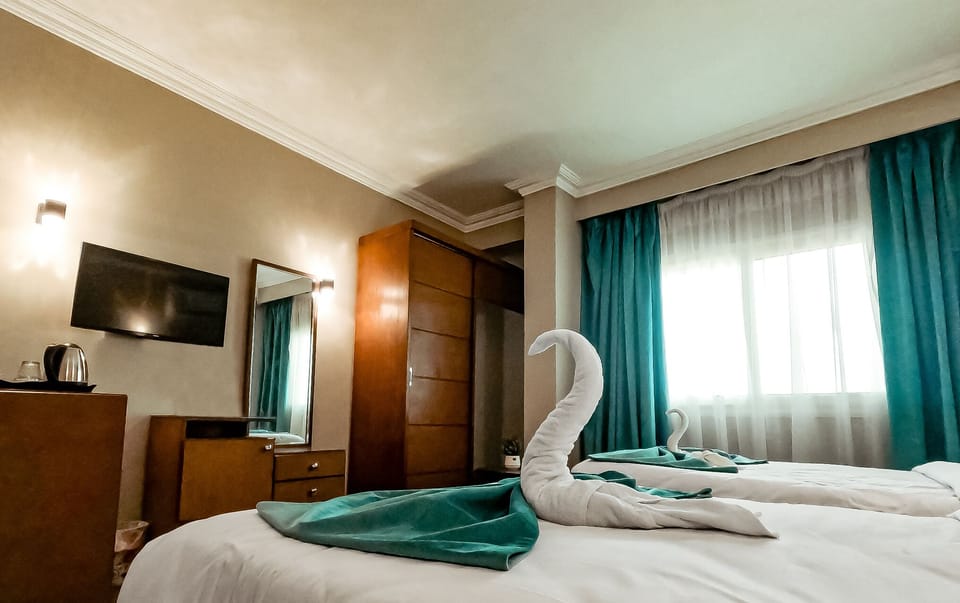 Minibar, in-room safe, soundproofing, WiFi (free)