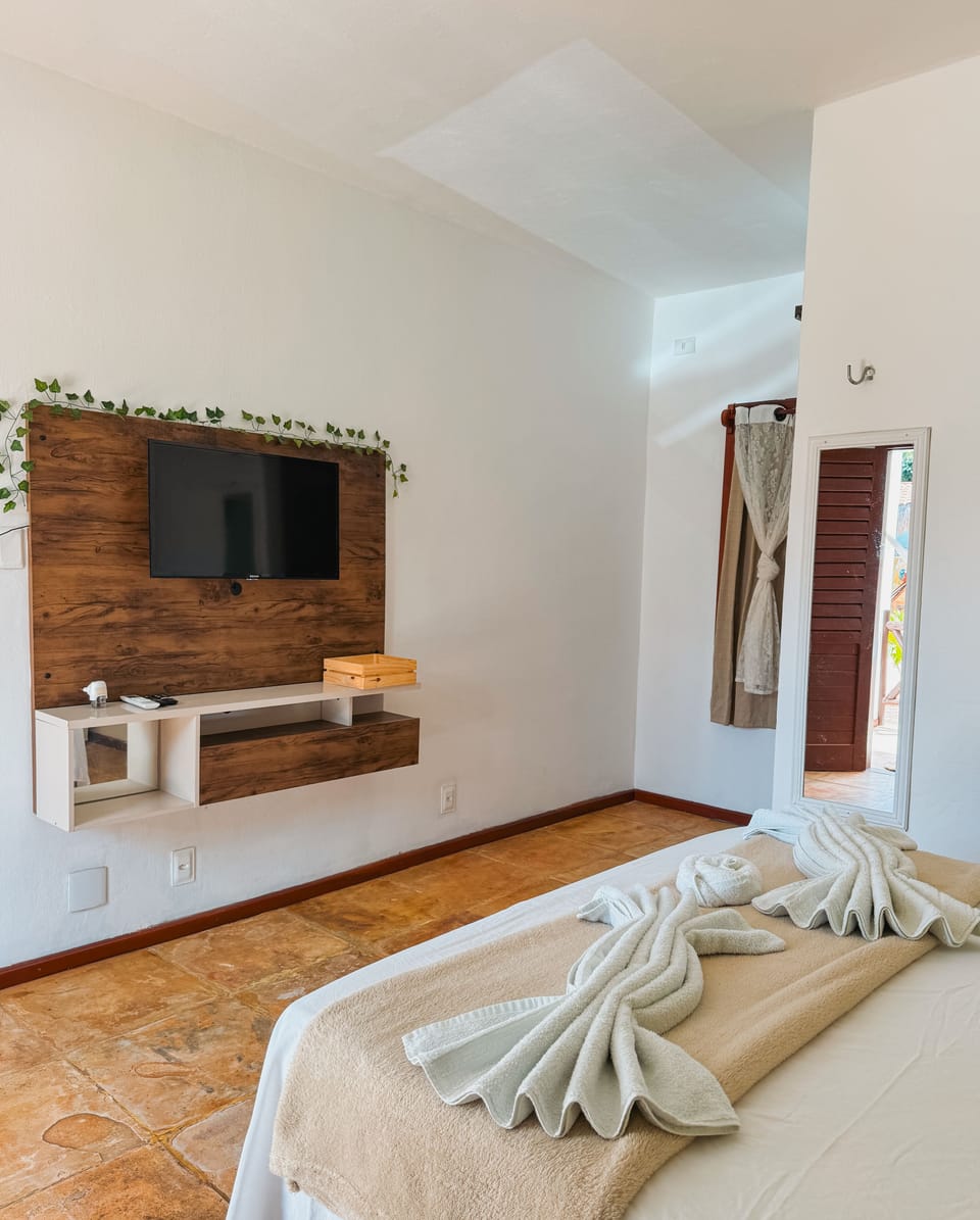 Deluxe Double Room, Lanai | WiFi (free), bed sheets