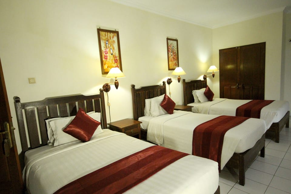 Superior Room | Cribs/infant beds, rollaway beds, free WiFi, bed sheets