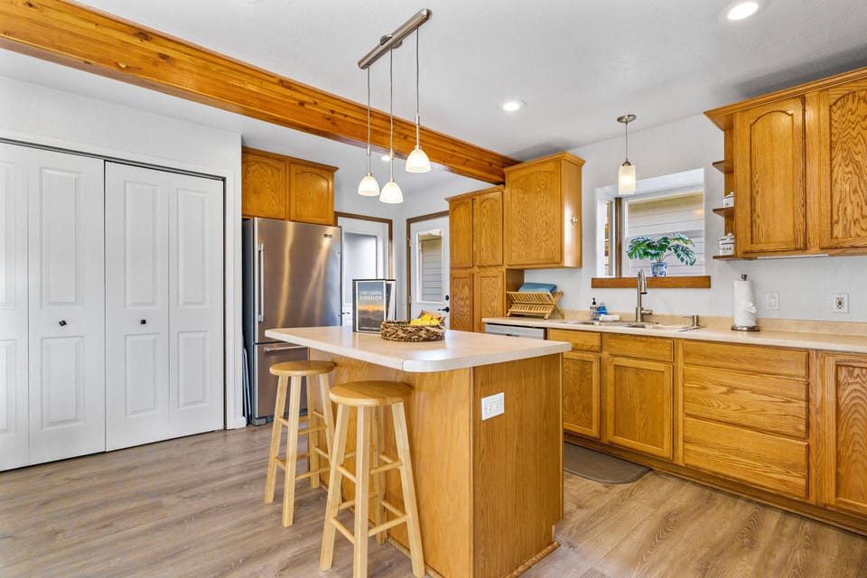 Kitchen & Dining Area | Fully Equipped