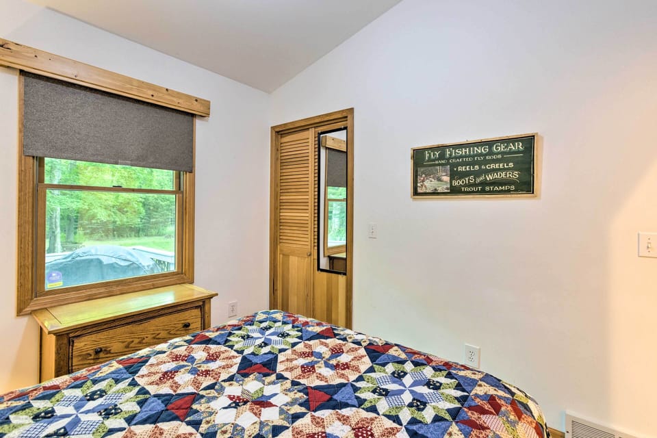 Bedroom 2 | Linens Provided