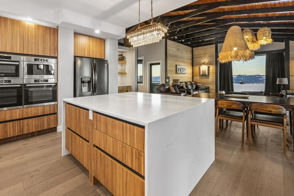 Chalet, 4 Bedrooms, Mountain View, Slope side (4 Bedrooms) | Private kitchen | Microwave, oven, electric kettle, blender