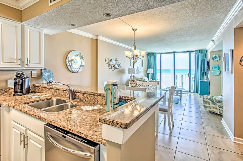 Fully Equipped Kitchen | Keurig & Drip Coffee Makers