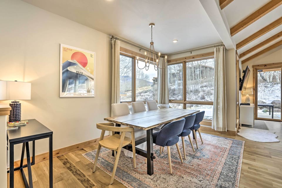 Dining Area | High Chair Available