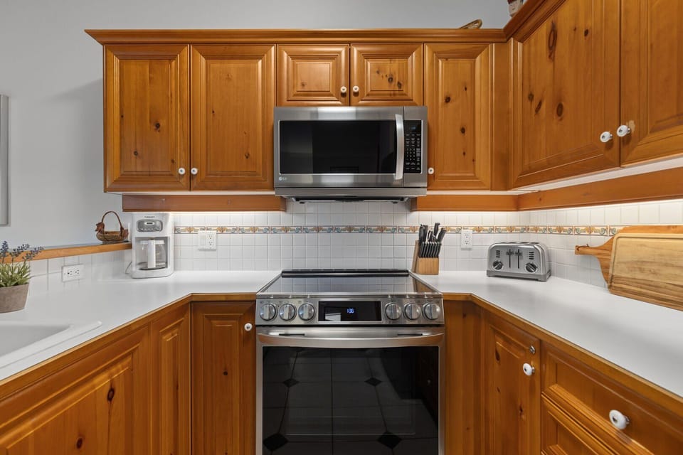 Fully equipped kitchen with updated appliances