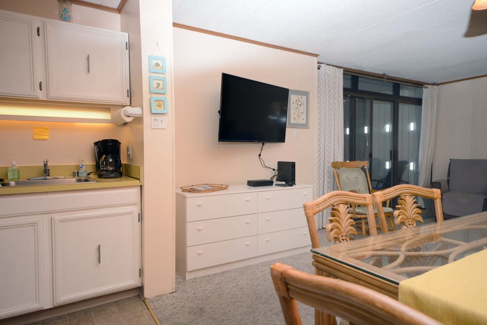 LIVING-AREA