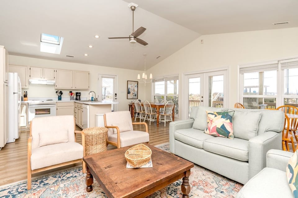 Open Floor Plan Living, Dining & Kitchen