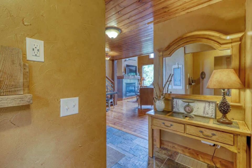 Entrance of Sawtooth Lodge