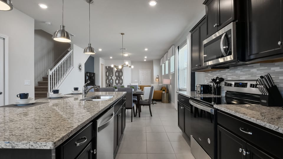 Upgraded kitchen with microwave, dishwasher, stove and oven