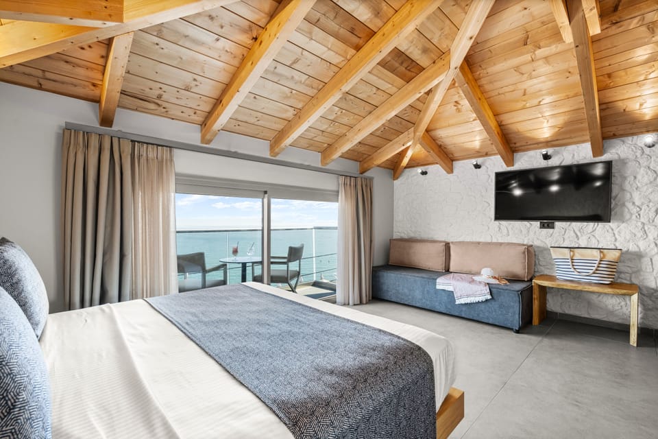 Sea View Junior Suite | Hypo-allergenic bedding, in-room safe, blackout drapes, soundproofing