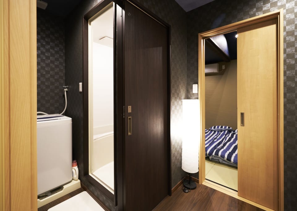 Family House | Bathroom | Free toiletries, hair dryer, slippers, bidet