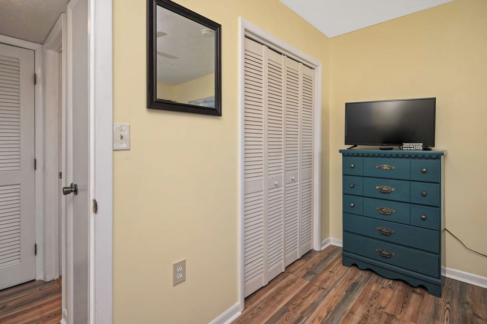 Bedroom #2 / Hallway - Northwest