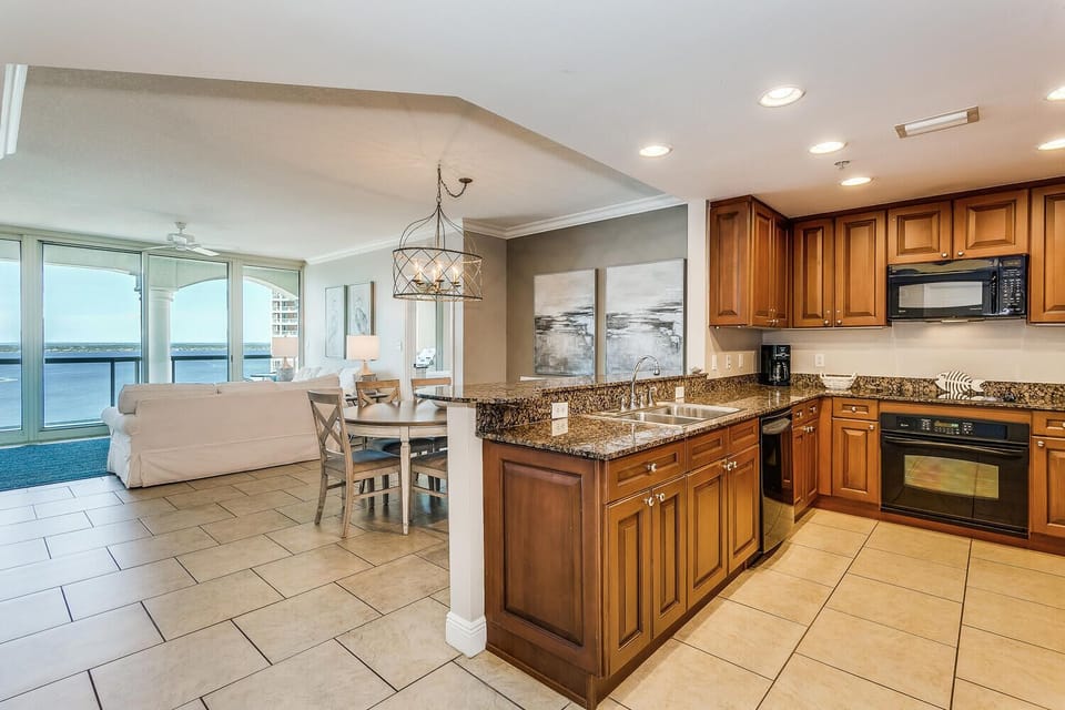 5 Portofino Dr 1705 Pensacola-large-007-003-5 Portofino Dr Unit 17054-1500x1000-72dpi