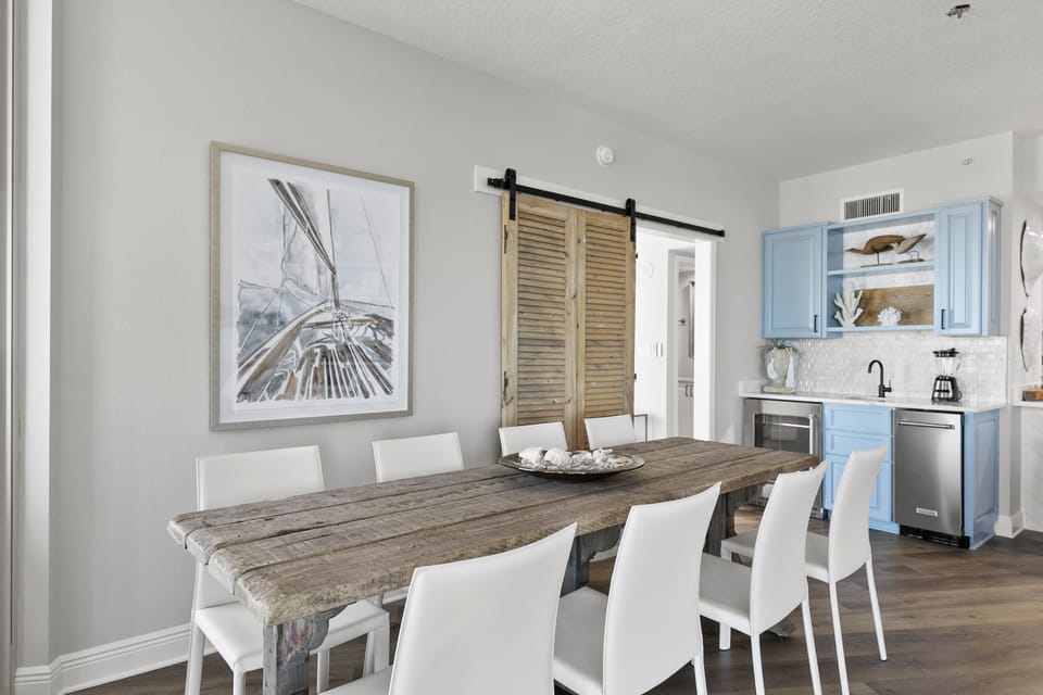 DiningTable_3