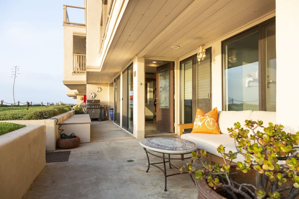 There is more seating in the front patio, super spacious.