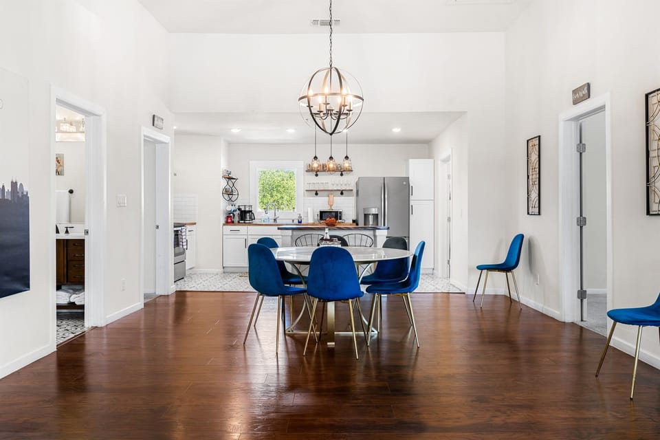 Round dining table for dining and togetherness.