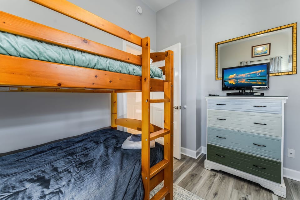 Bunk bedroom upstairs. 