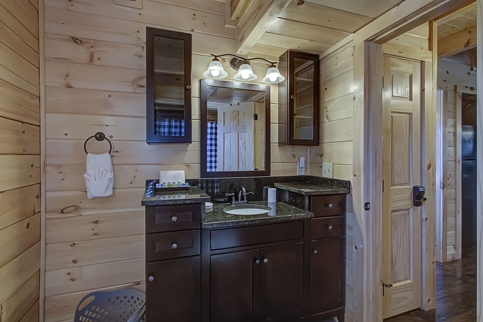 Enough storage space to put your toiletries away!