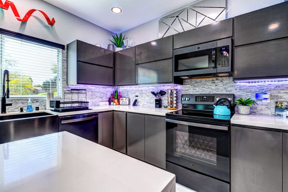 kitchen equipped with everything you need to make any dinner at home