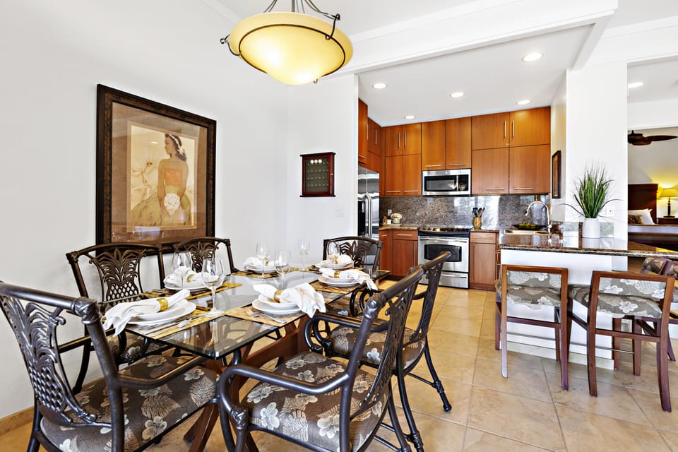 Lots of indoor dining space at the table and counter