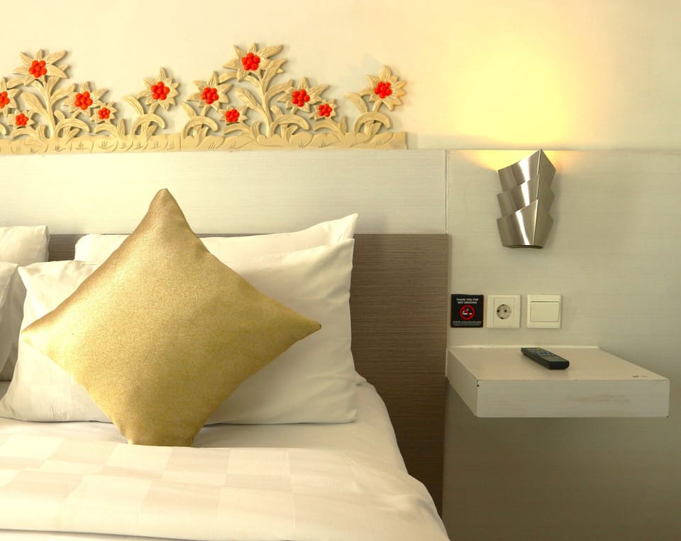 Premier Double Room | In-room safe, desk, blackout drapes, free WiFi