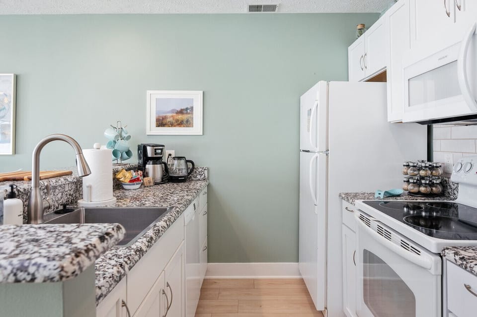 Cook, dine, and create memories—fully equipped kitchen for every culinary adventure 🍳✨