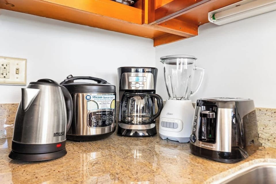Available appliances in the kitchen