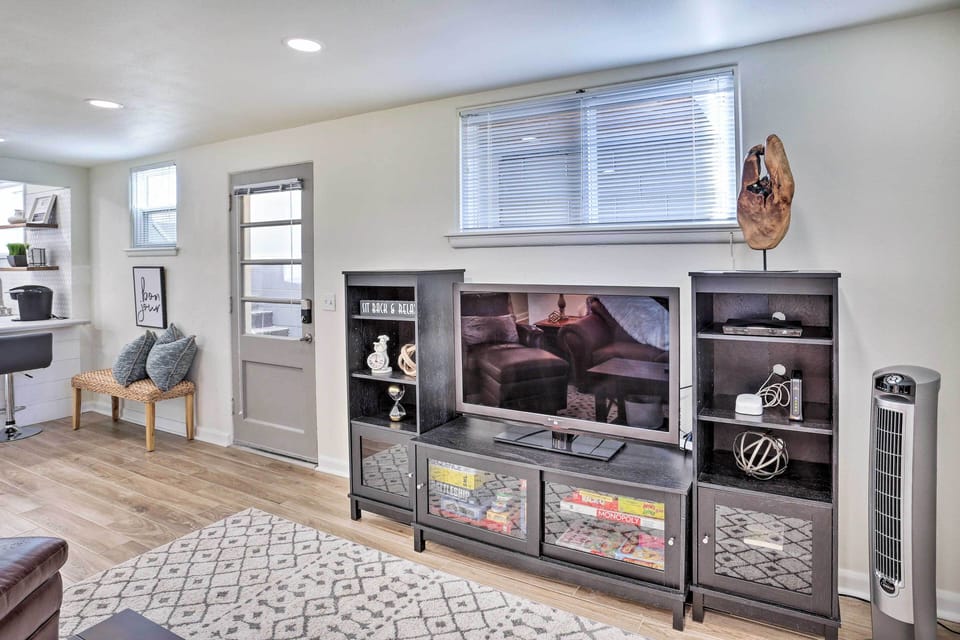 Living Room | Smart TV | Central Heating