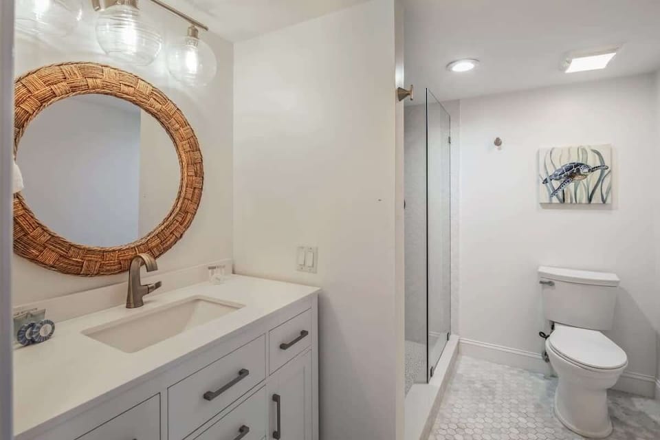 Bathroom 1 - Attached to Bedroom 1