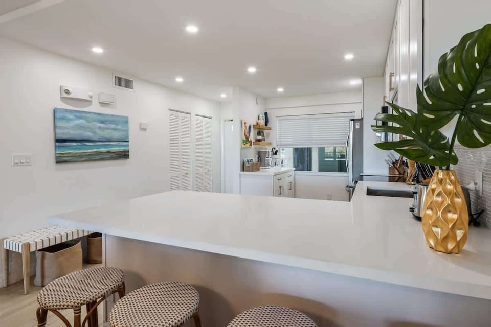 Breakfast Bar for 4