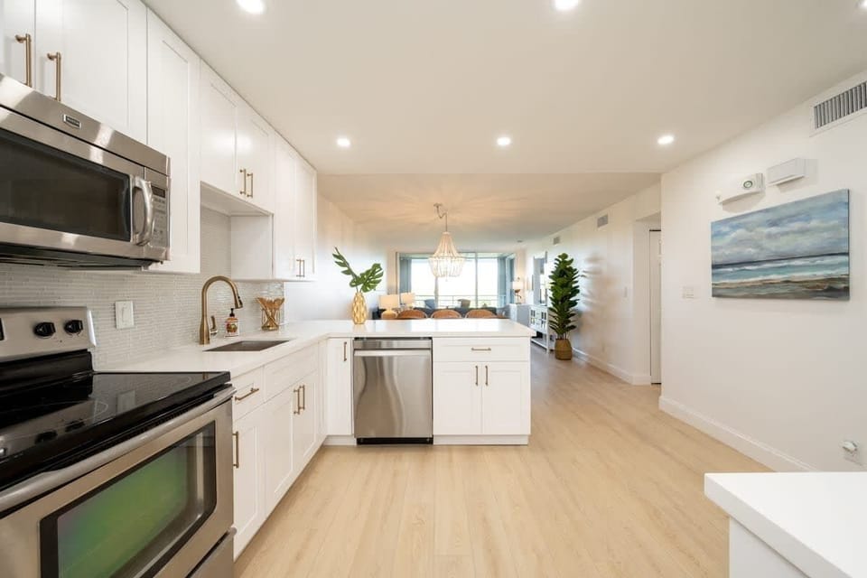 Kitchen Alt. View