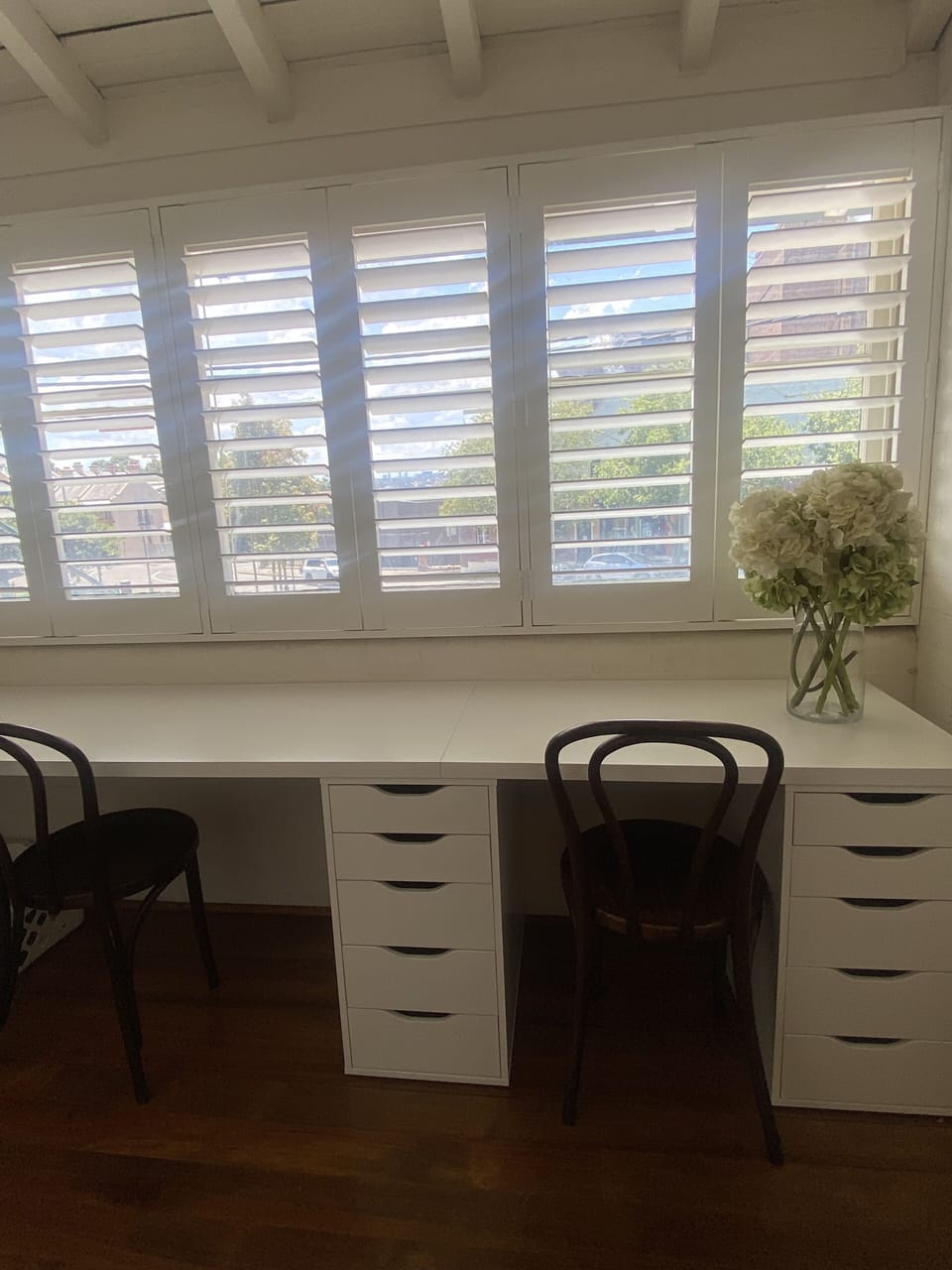 Sunroom off main queen bedroom with view over Main Street