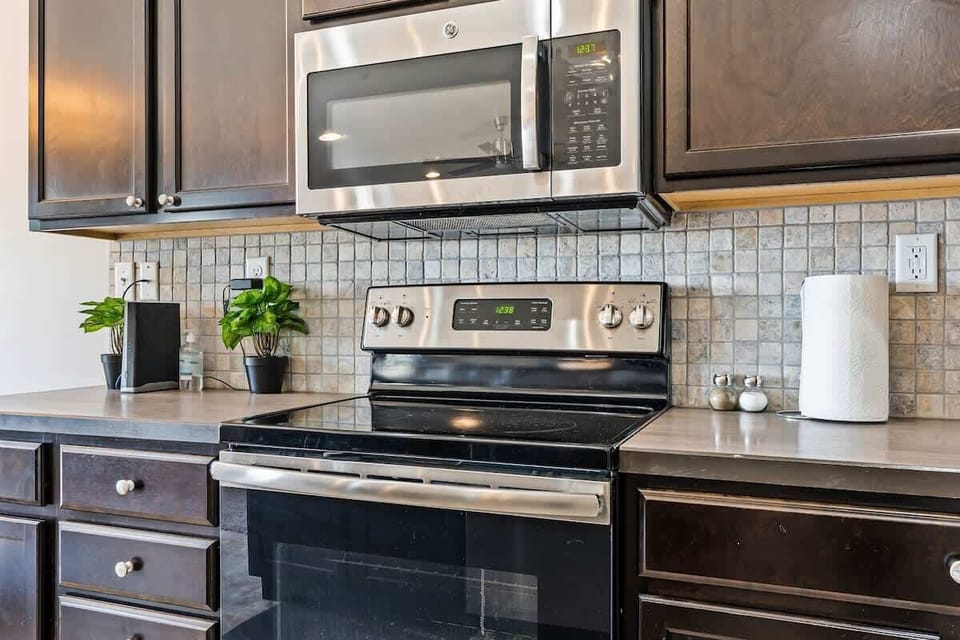 Stove and Microwave