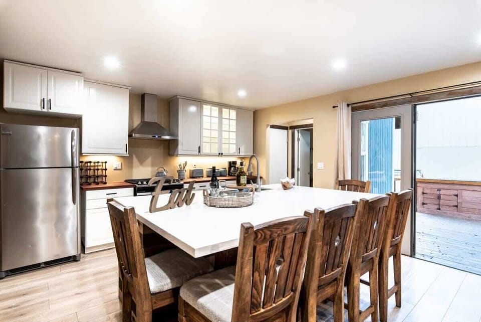 Gather around for breakfast