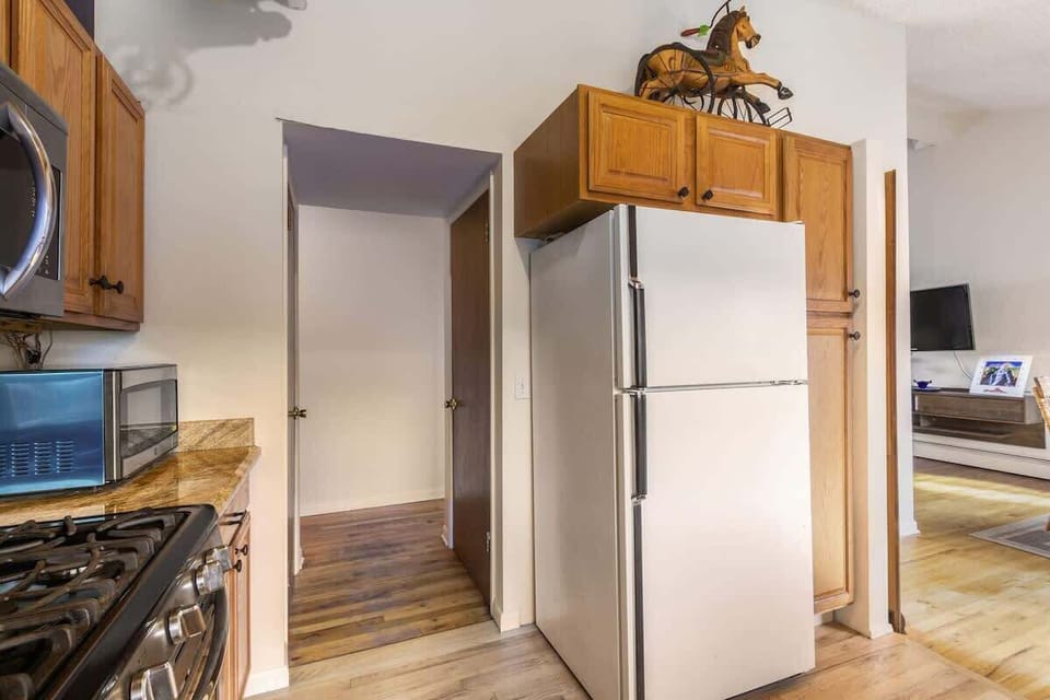 Full fridge/freezer.