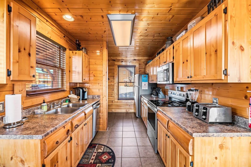 Coffee maker, Toaster, Keurig, Blender, most of the basic needs in the kitchen.