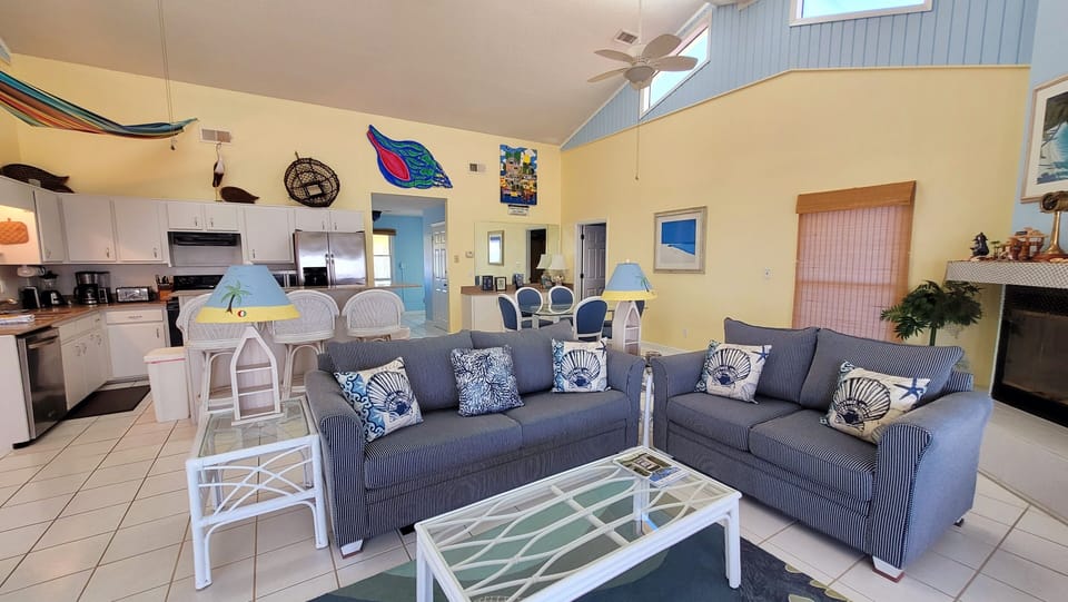 Open floor plan kitchen, living, dining