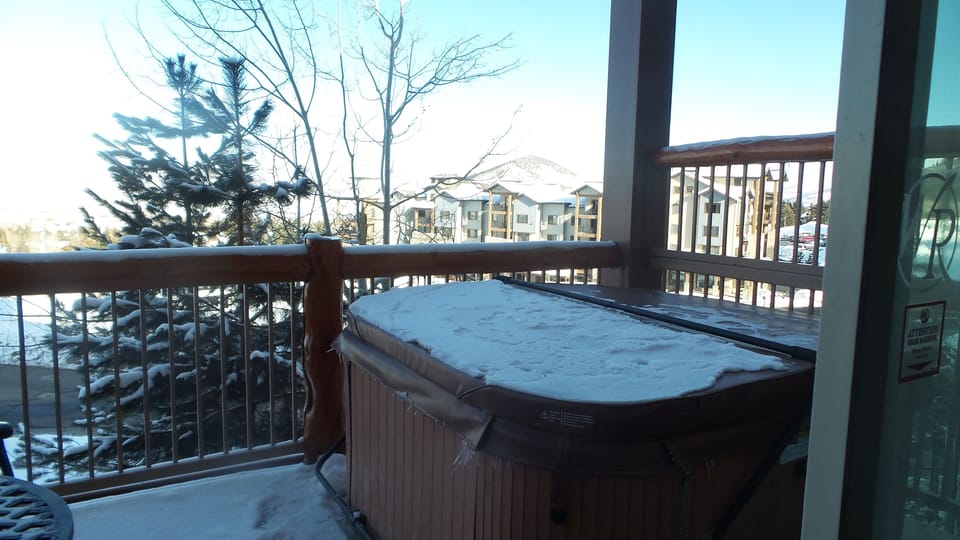 Hot tub on balcony