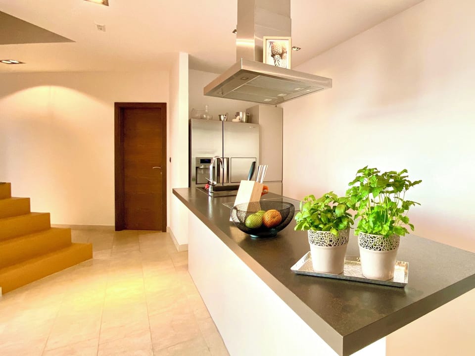 Villa, 4 Bedrooms, Private Pool, City View | Interior