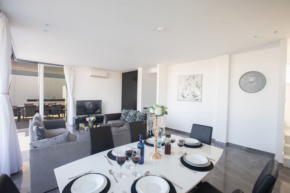 Villa, 3 Bedrooms, Private Pool | Dining