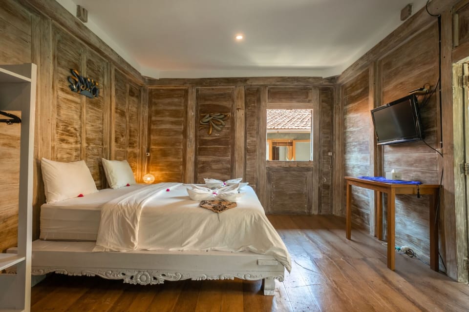 Superior Room, 1 Bedroom | Desk, free WiFi, bed sheets