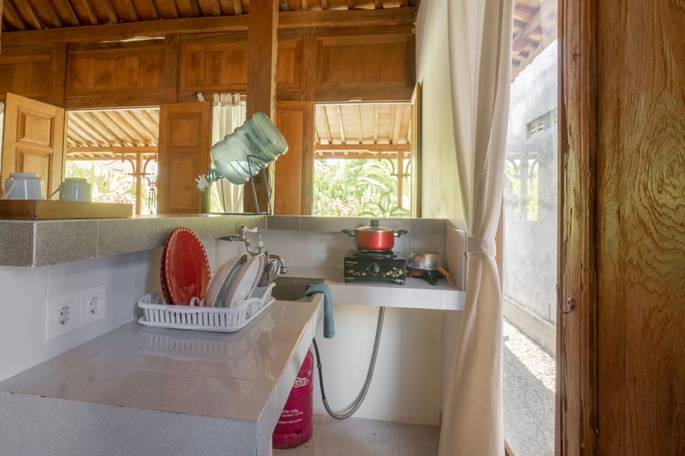 Deluxe Room, 1 Bedroom | Shared kitchen facilities
