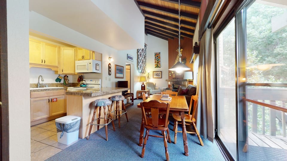Studio | Private kitchen | Coffee/tea maker, fridge, oven, toaster