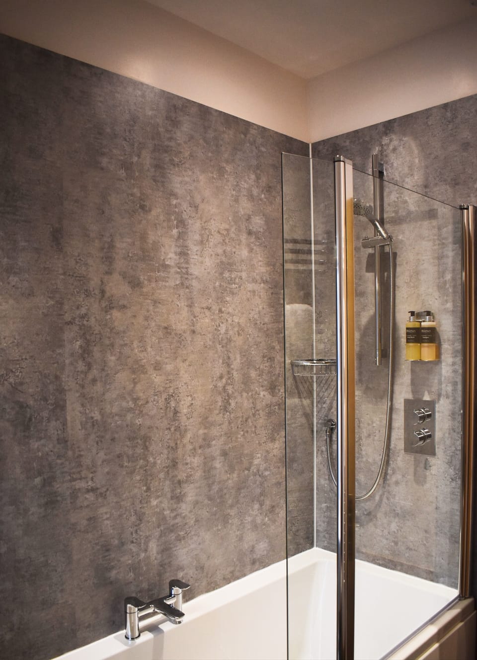 Twin Room, Private Bathroom (Sycamore) | Hypo-allergenic bedding, individually furnished, blackout drapes