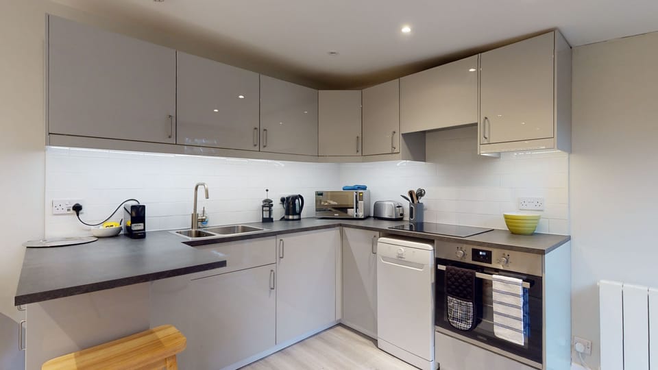 Deluxe Studio, Ensuite | Shared kitchen