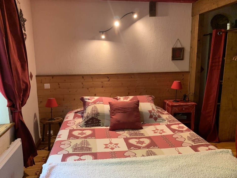 Chambre Chalet chez Bed and Bourgogne - chambres d'hôtes à Messey-sur-Grosne